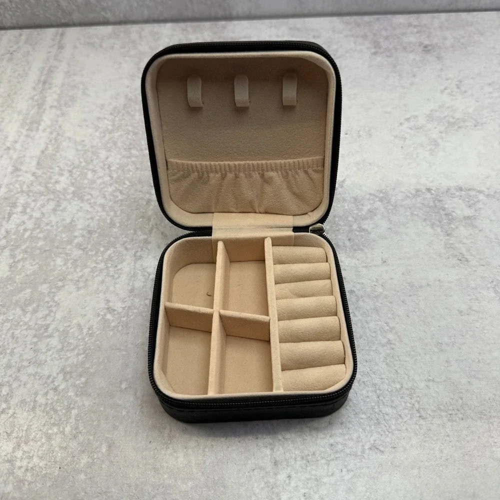 Small Jewelry Travel Carry Case Black 4